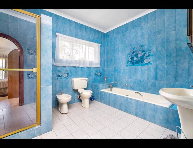 5 BEDROOM HOUSE FOR SALE IN GREENSIDE